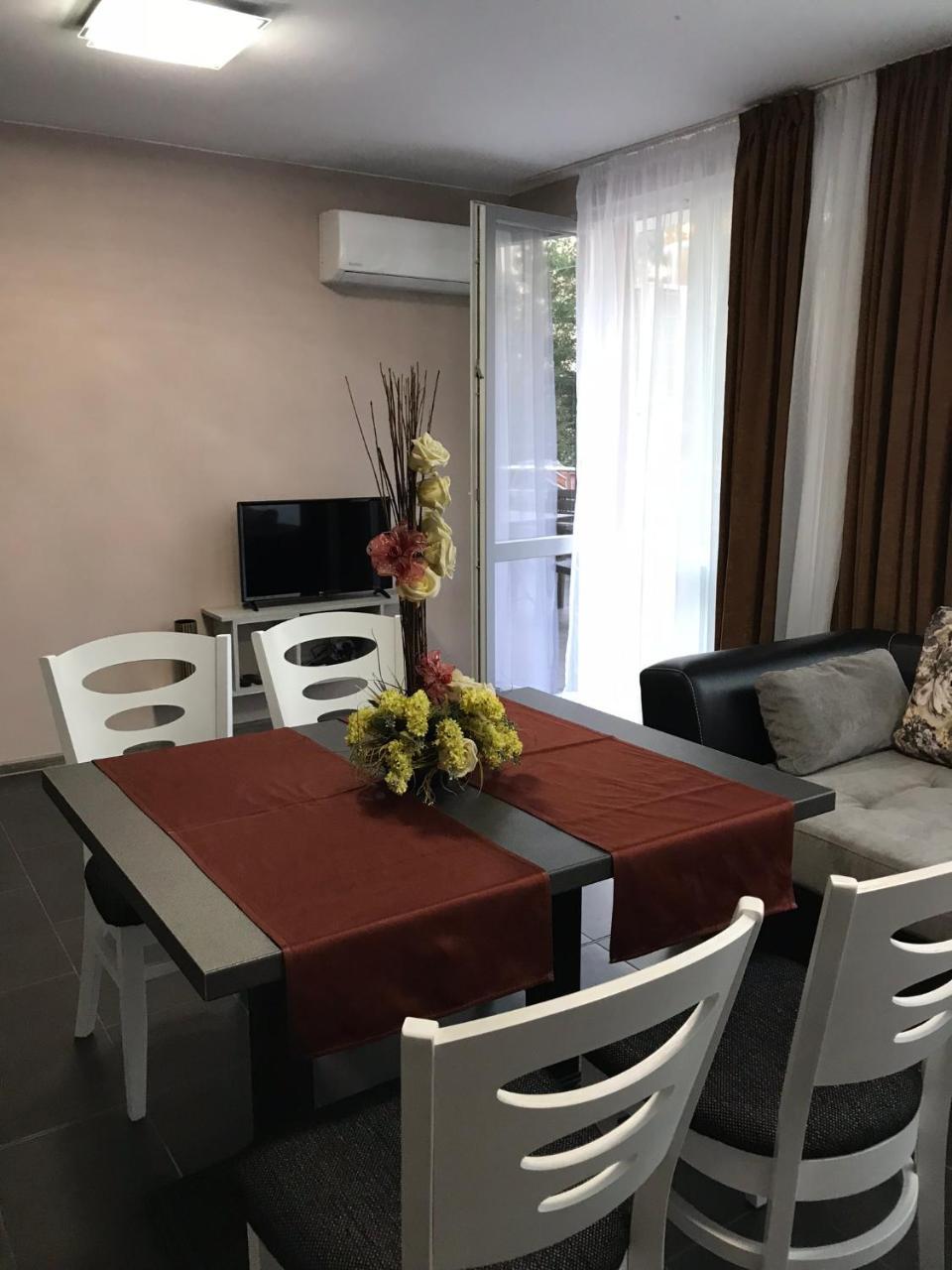 Apartments Orpheus Residence ヴェリングラード エクステリア 写真
